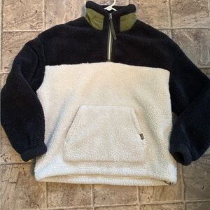 UGG Women's Black and Cream Zip-Up Sweater